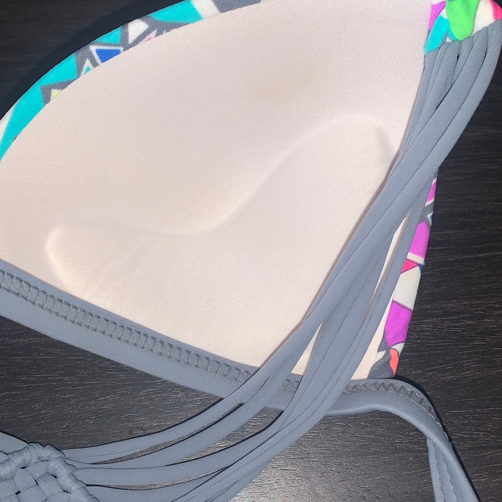 NWT. Push up bikini top - Picture 3 of 3